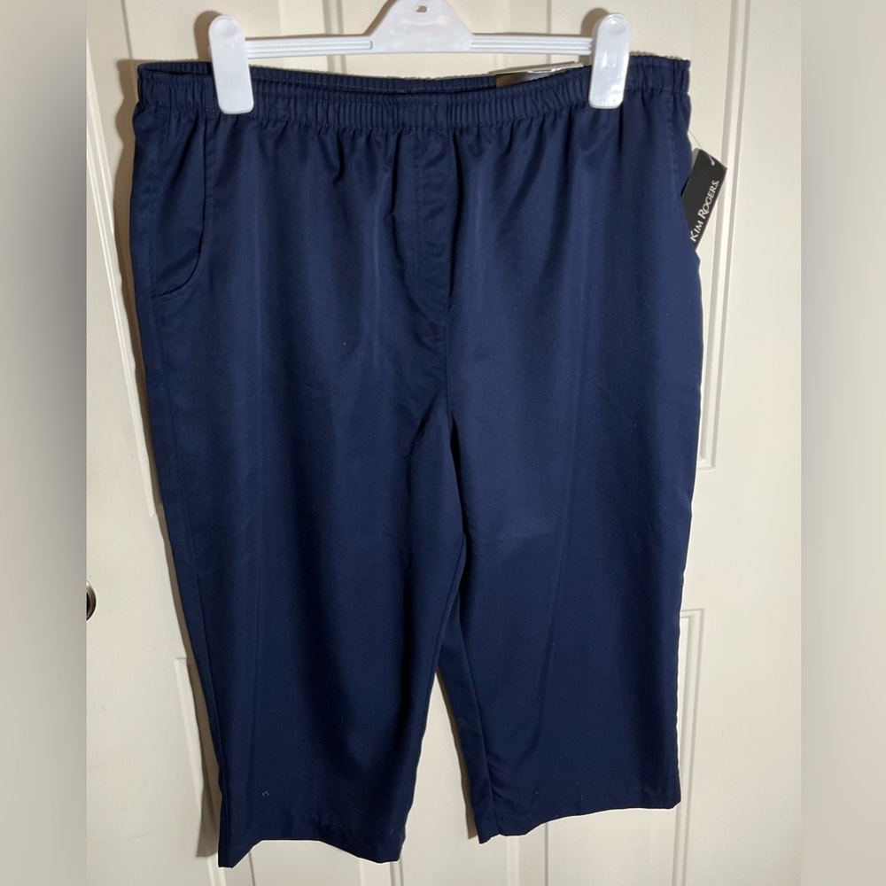 size 18 NWT Navy Capri Pants Elastic Waist